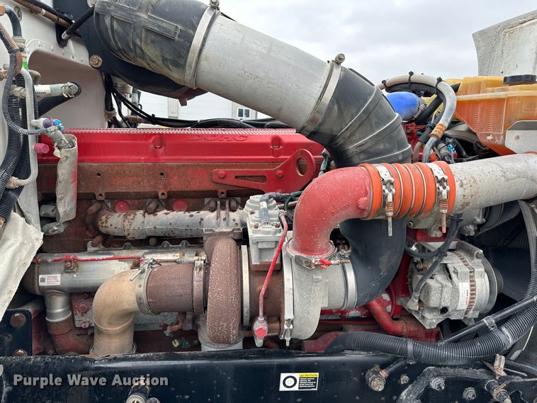 image for item DR6086 2008 Peterbilt 386  semi truck