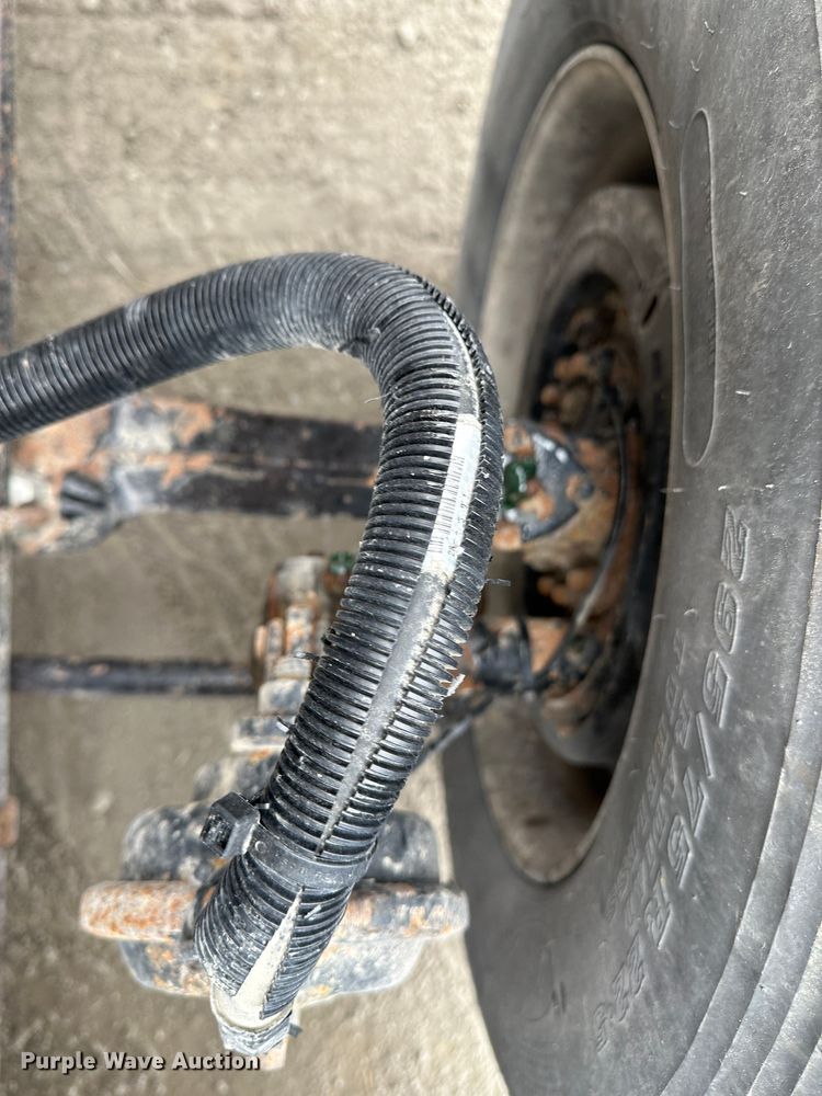 image for item DR6086 2008 Peterbilt 386  semi truck