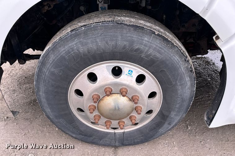 image for item DR6086 2008 Peterbilt 386  semi truck