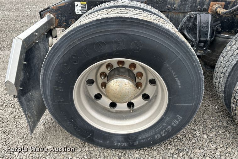 image for item DR6086 2008 Peterbilt 386  semi truck