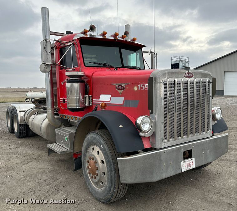 image for item DR6087 1993 Peterbilt 379  semi truck
