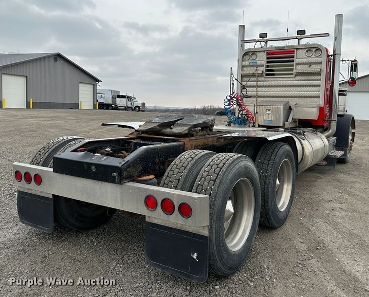 image for item DR6087 1993 Peterbilt 379  semi truck