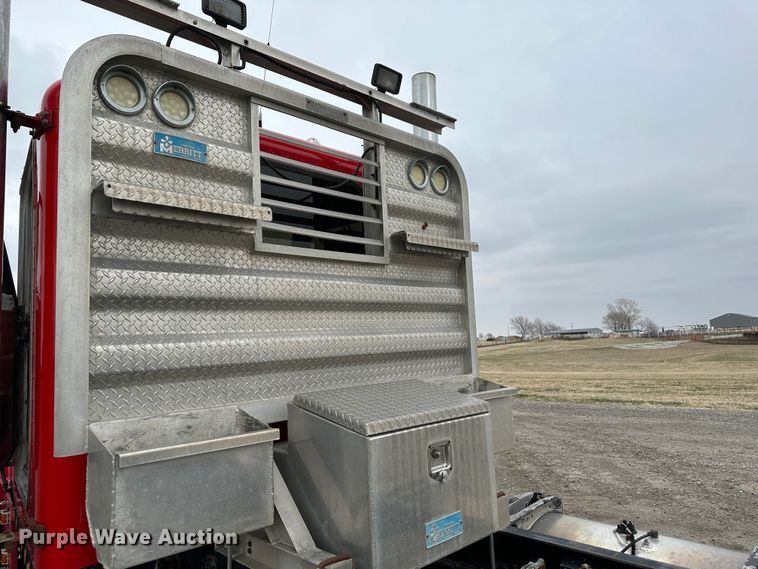 image for item DR6087 1993 Peterbilt 379  semi truck