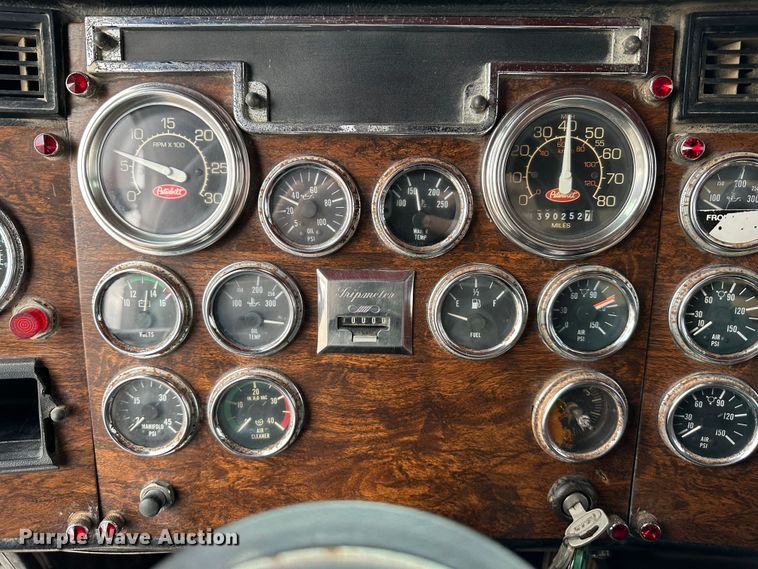 image for item DR6087 1993 Peterbilt 379  semi truck