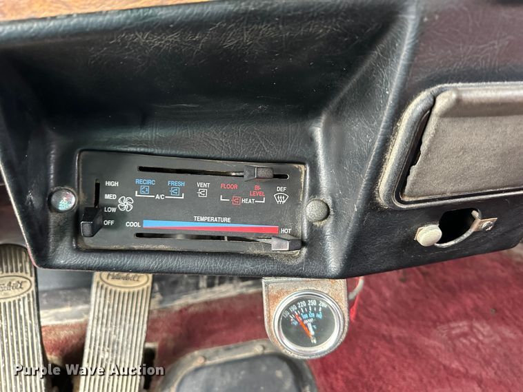 image for item DR6087 1993 Peterbilt 379  semi truck