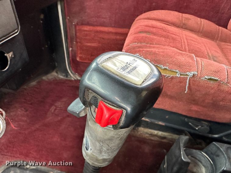 image for item DR6087 1993 Peterbilt 379  semi truck