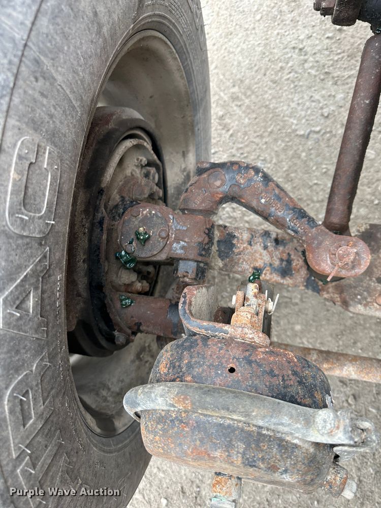 image for item DR6087 1993 Peterbilt 379  semi truck