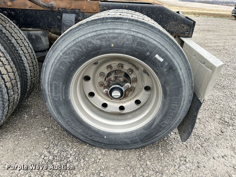 image for item DR6087 1993 Peterbilt 379  semi truck