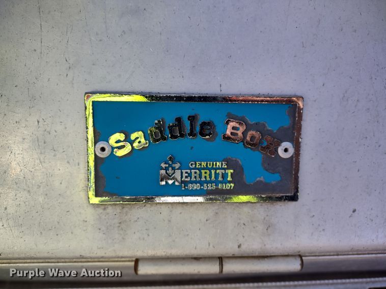 image for item DR8281 2004 Kenworth T800  semi truck