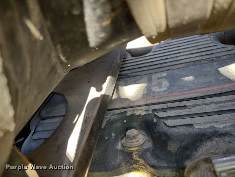 image for item DR8281 2004 Kenworth T800  semi truck