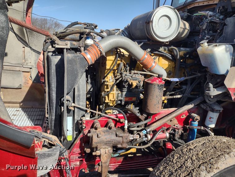 image for item DR8281 2004 Kenworth T800  semi truck