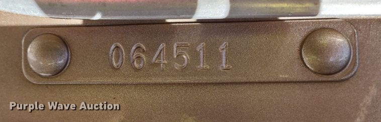 image for item DR8281 2004 Kenworth T800  semi truck