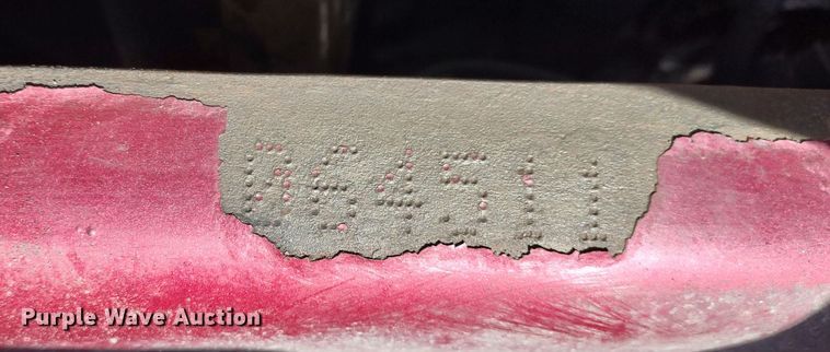 image for item DR8281 2004 Kenworth T800  semi truck