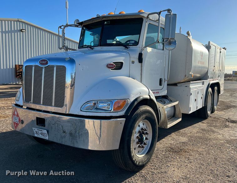 image for item DS2782 2009 Peterbilt 340  fuel / lube truck