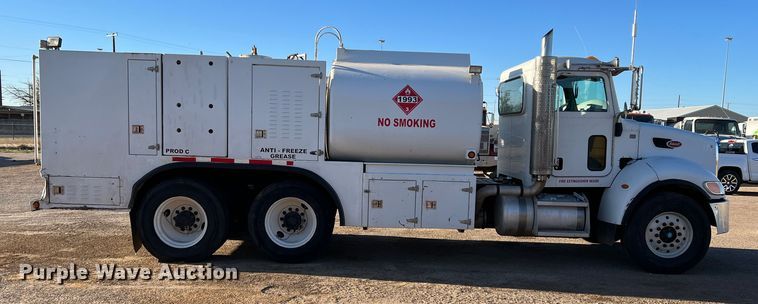 image for item DS2782 2009 Peterbilt 340  fuel / lube truck