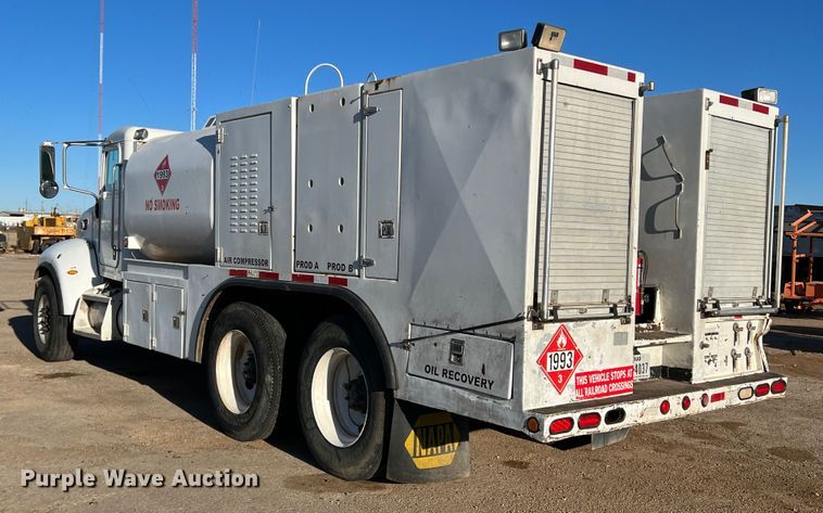 image for item DS2782 2009 Peterbilt 340  fuel / lube truck