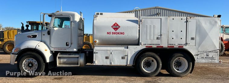 image for item DS2782 2009 Peterbilt 340  fuel / lube truck