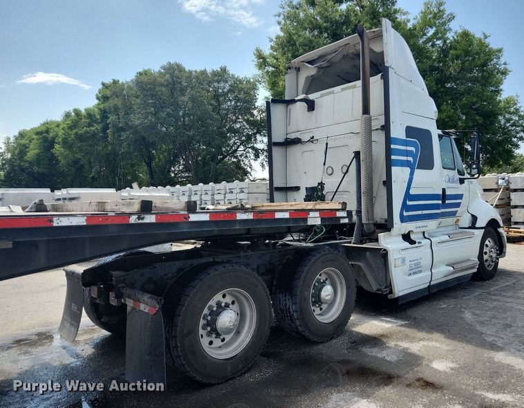 image for item EA9442 2015 International ProStar  semi truck