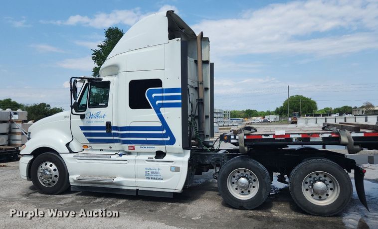 image for item EA9442 2015 International ProStar  semi truck
