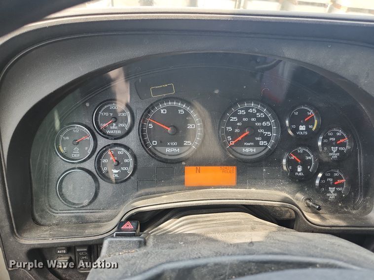 image for item EA9442 2015 International ProStar  semi truck