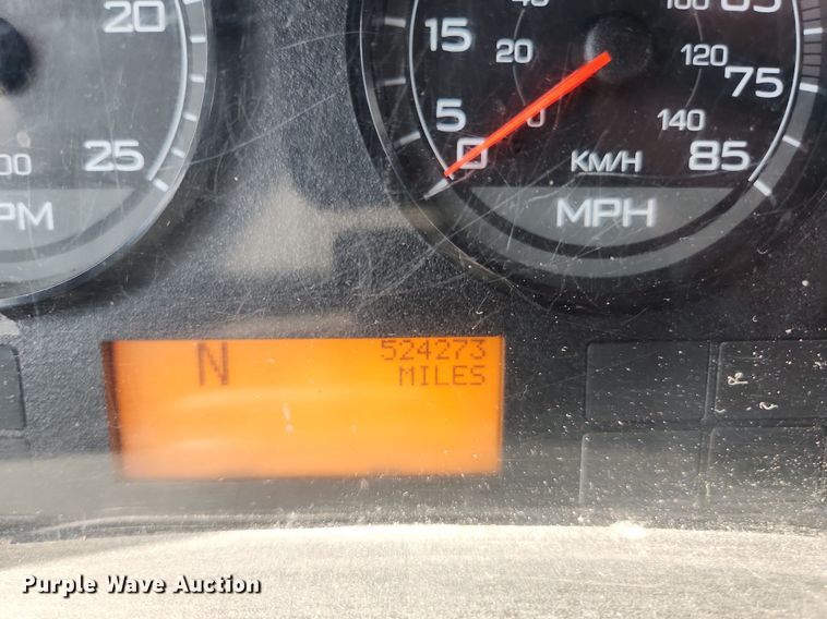 image for item EA9442 2015 International ProStar  semi truck