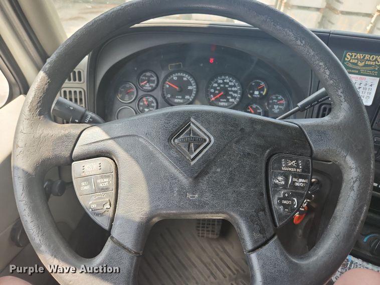 image for item EA9442 2015 International ProStar  semi truck