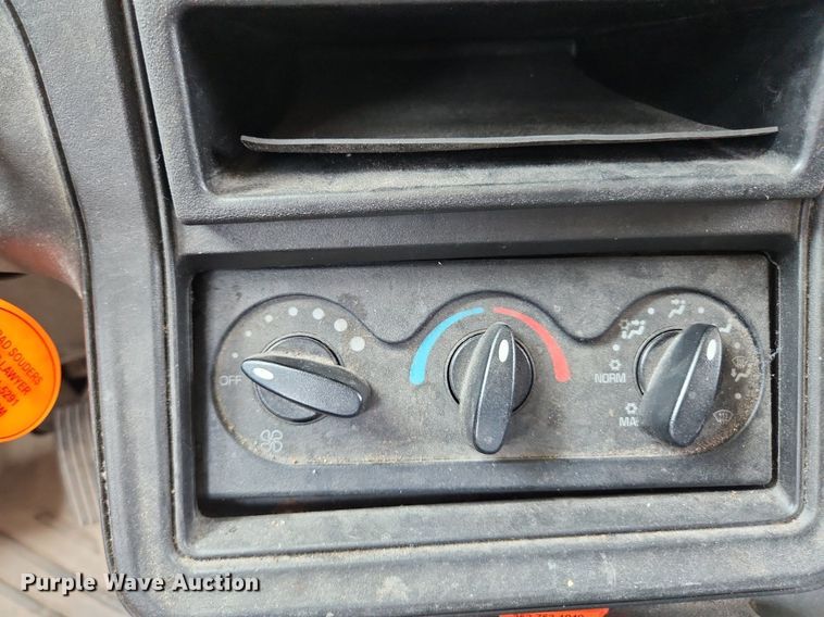 image for item EA9442 2015 International ProStar  semi truck