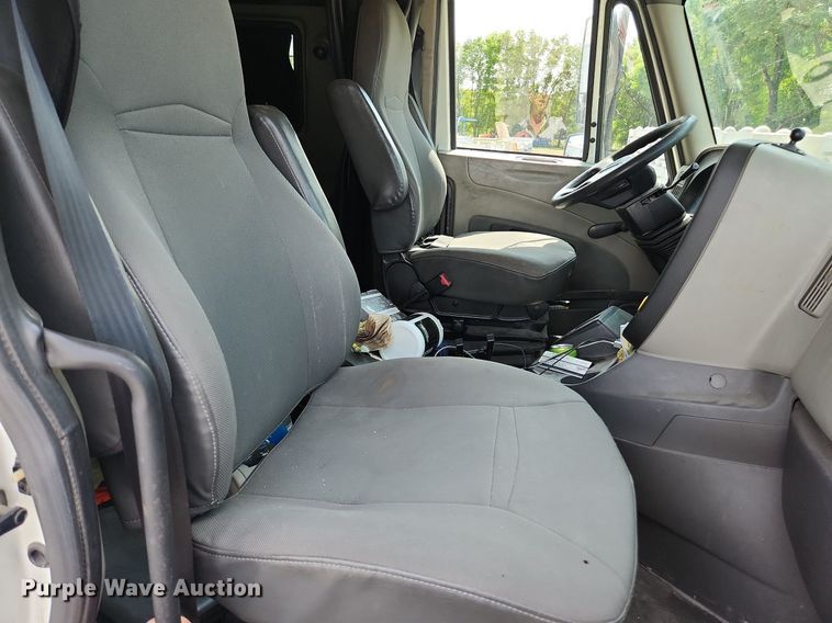 image for item EA9442 2015 International ProStar  semi truck