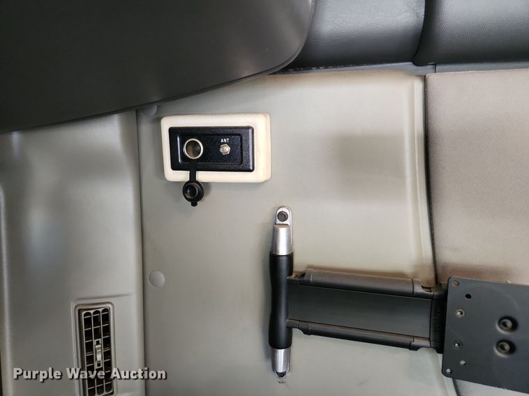 image for item EA9442 2015 International ProStar  semi truck