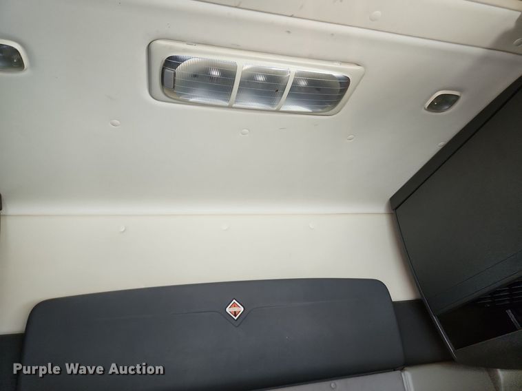 image for item EA9442 2015 International ProStar  semi truck