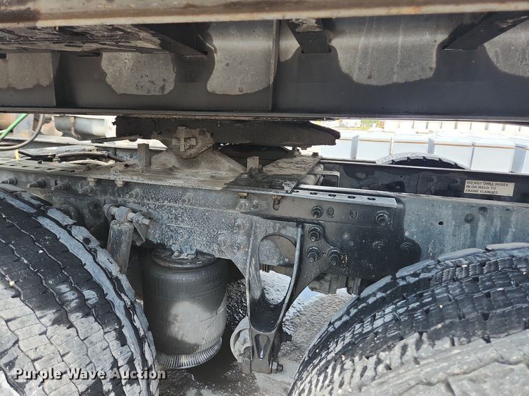 image for item EA9442 2015 International ProStar  semi truck