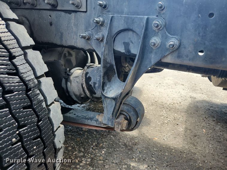 image for item EA9442 2015 International ProStar  semi truck