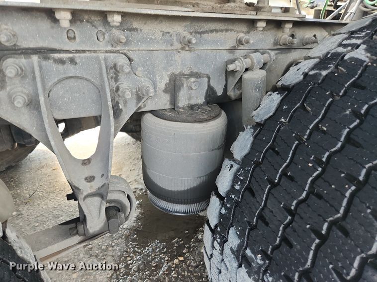 image for item EA9442 2015 International ProStar  semi truck