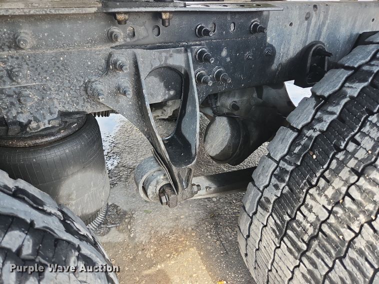 image for item EA9442 2015 International ProStar  semi truck