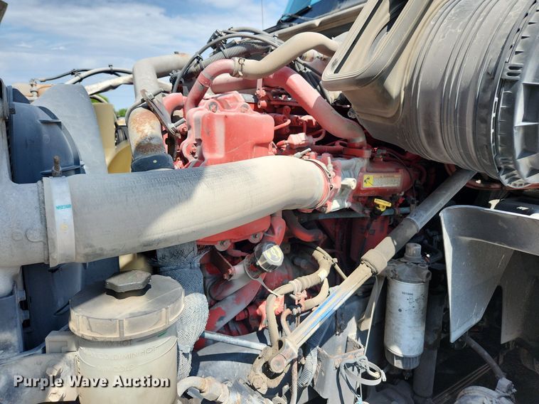 image for item EA9442 2015 International ProStar  semi truck