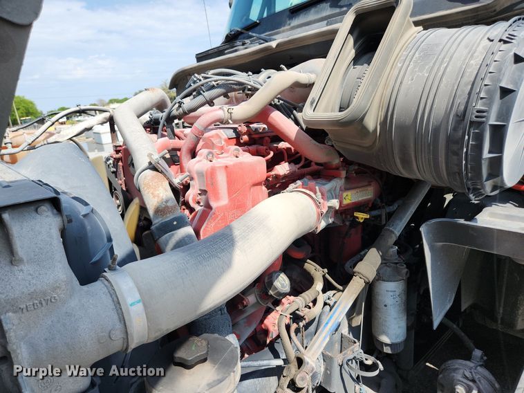 image for item EA9442 2015 International ProStar  semi truck