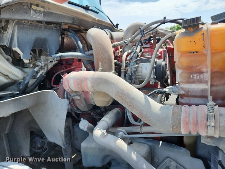 image for item EA9442 2015 International ProStar  semi truck