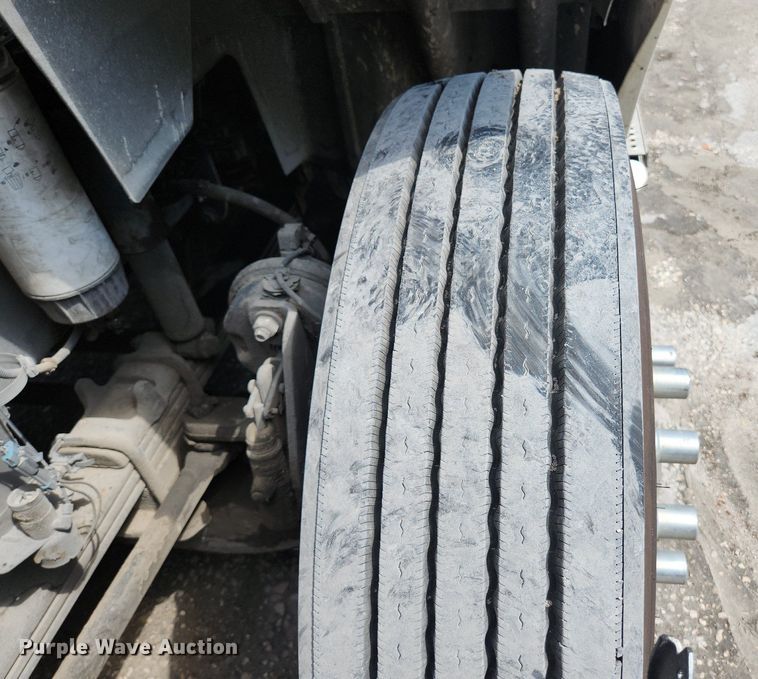 image for item EA9442 2015 International ProStar  semi truck