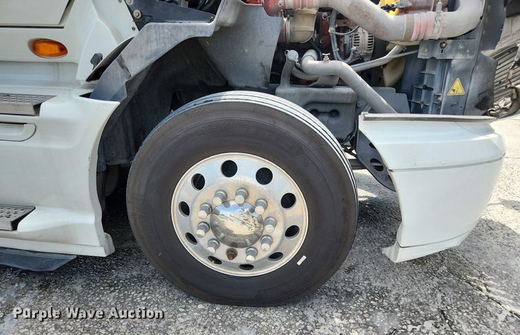 image for item EA9442 2015 International ProStar  semi truck