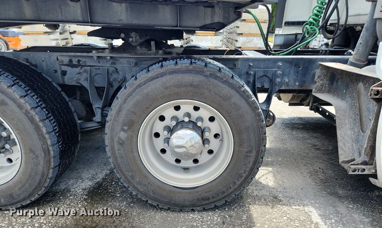 image for item EA9442 2015 International ProStar  semi truck