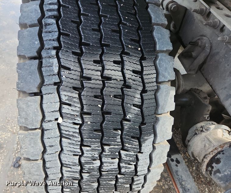 image for item EA9442 2015 International ProStar  semi truck