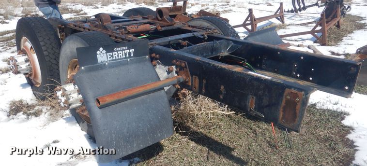 image for item HU9468 Freightliner  truck chassis