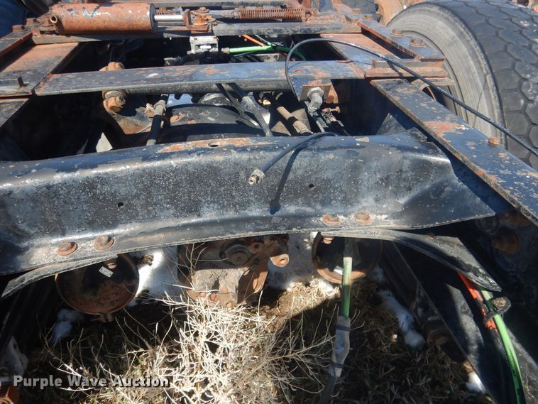 image for item HU9468 Freightliner  truck chassis