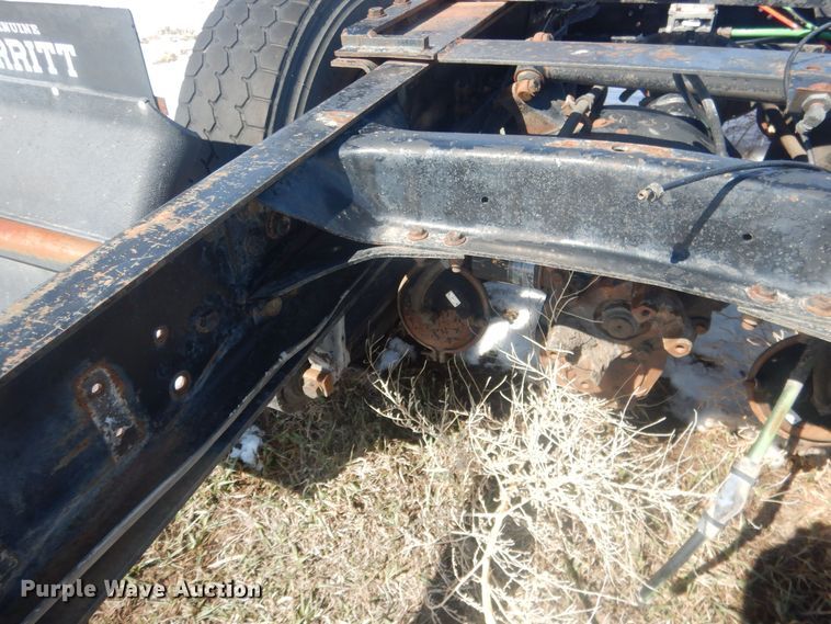 image for item HU9468 Freightliner  truck chassis