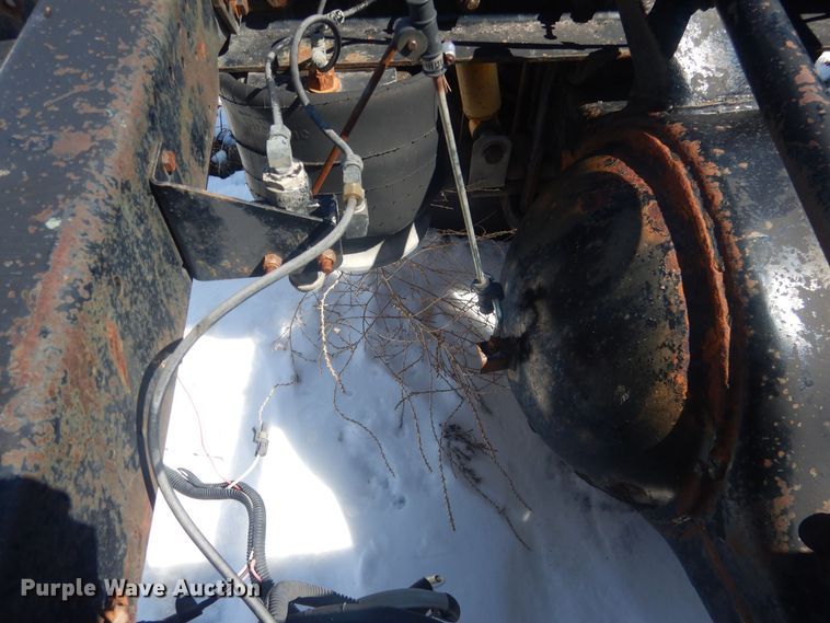 image for item HU9468 Freightliner  truck chassis