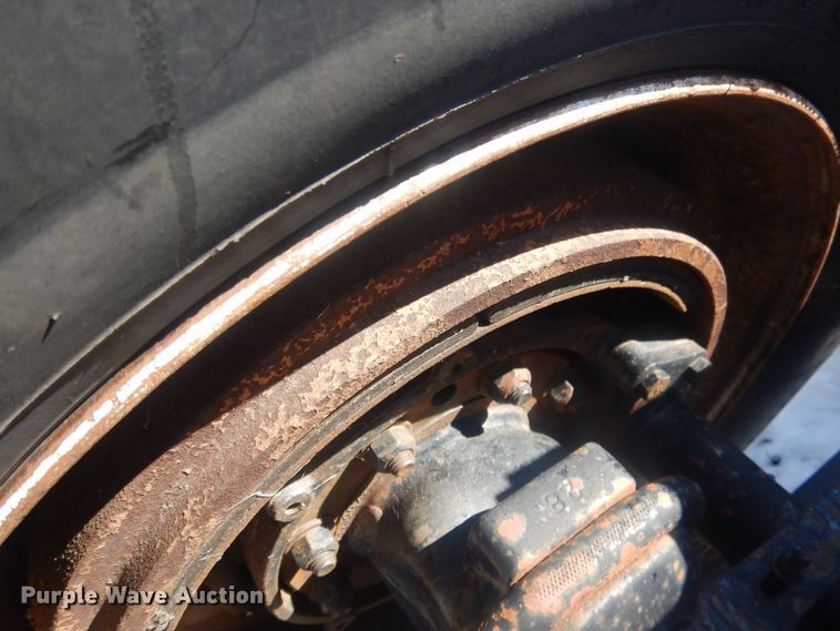 image for item HU9468 Freightliner  truck chassis