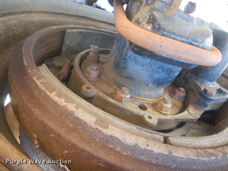 image for item HU9468 Freightliner  truck chassis