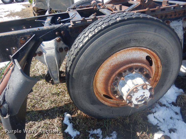 image for item HU9468 Freightliner  truck chassis