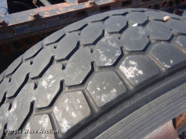 image for item HU9468 Freightliner  truck chassis