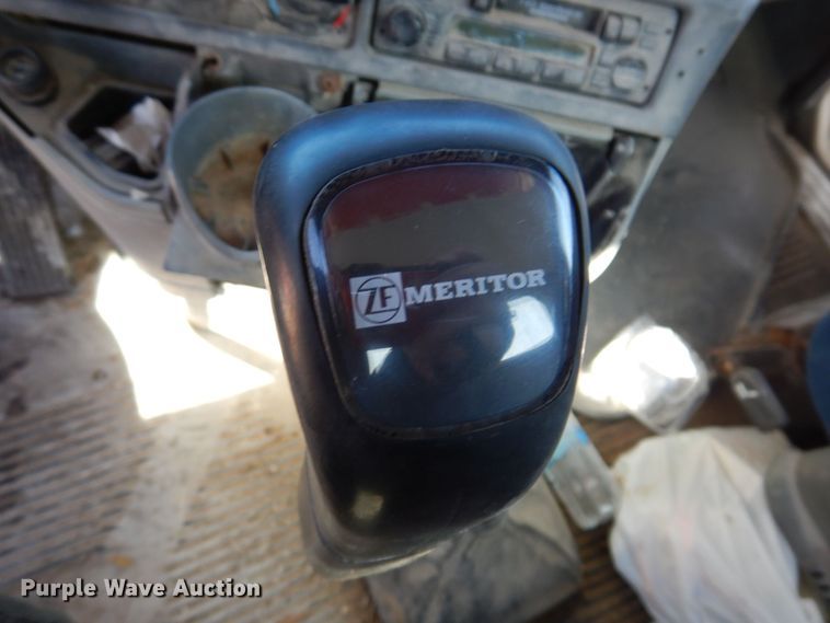 image for item IO9466 2003 Freightliner Century Class CST120  truck cab and chassis